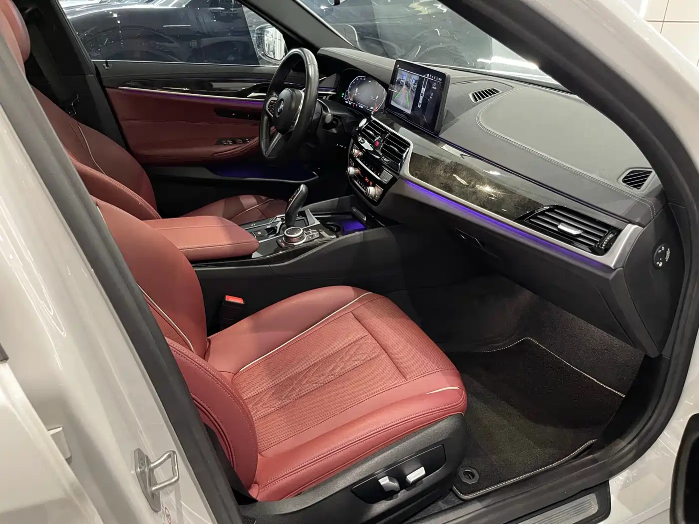 BMW 5 Series 2021 525Li M Sport Package фото 8