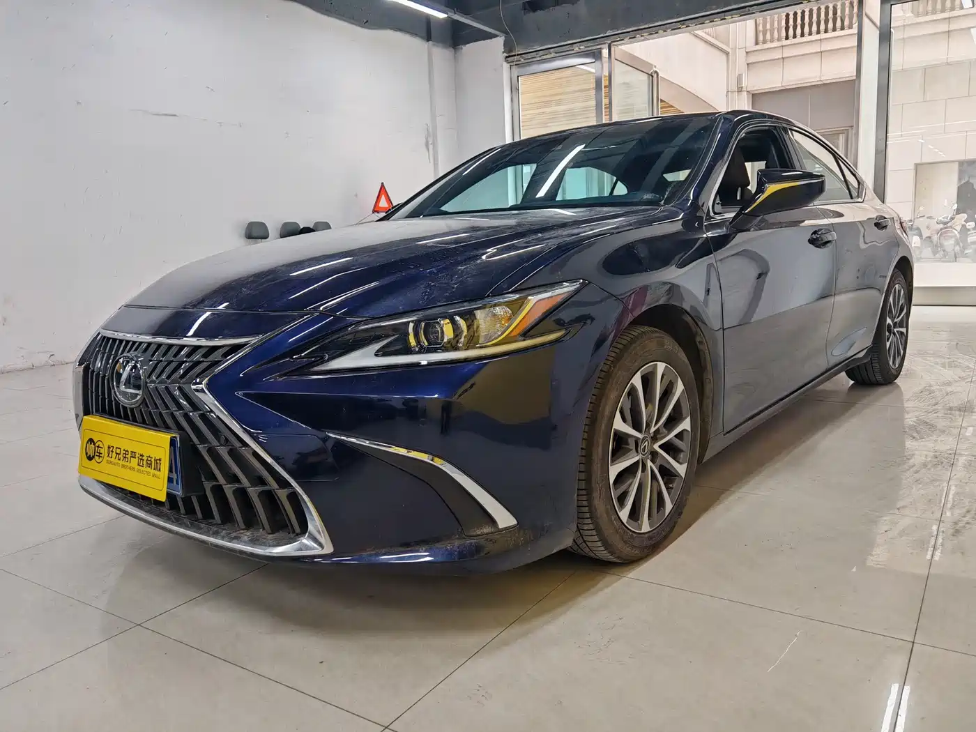 LEXUS ES