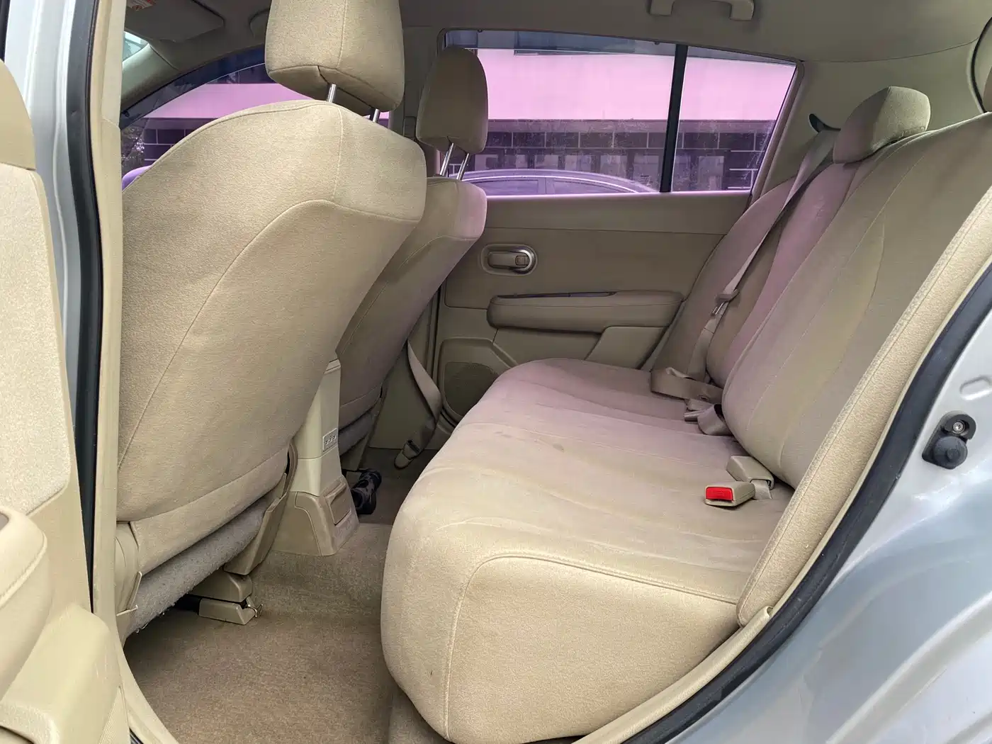 Photo 11 - Nissan Tiida