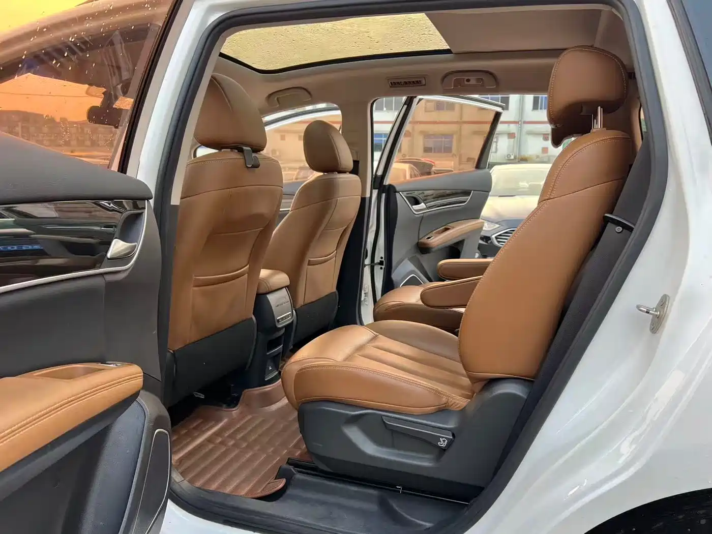 BYD Song MAX 2018 1.5T Auto Smart Connected Elite 6-Seater фото 6
