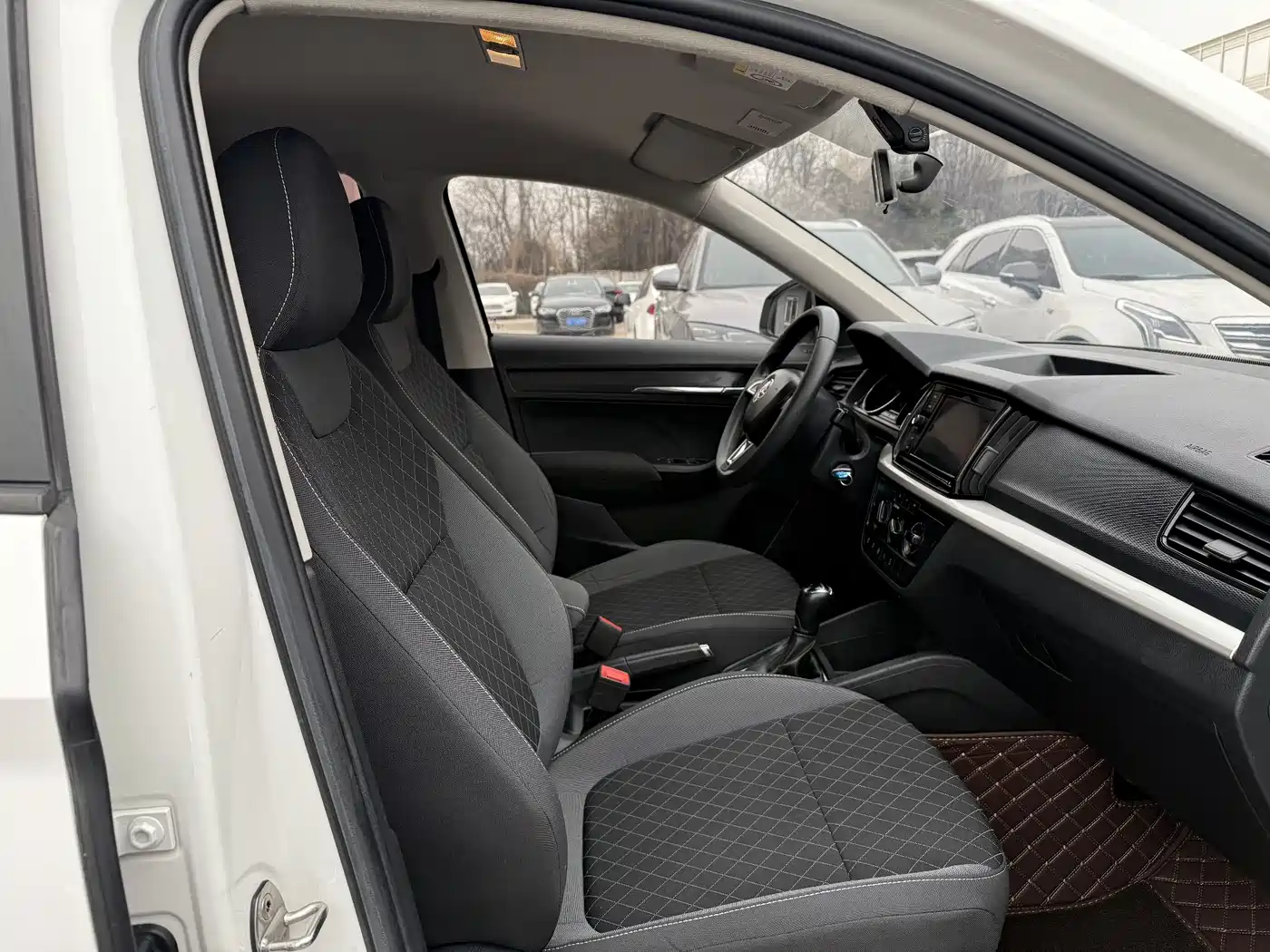Škoda Kamiq 2018 1.5L Automatic Standard Edition China VI фото 7