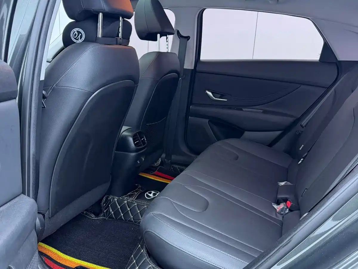 Hyundai Elantra 2023 Model 1.5L CVT LUX Premium Edition фото 11