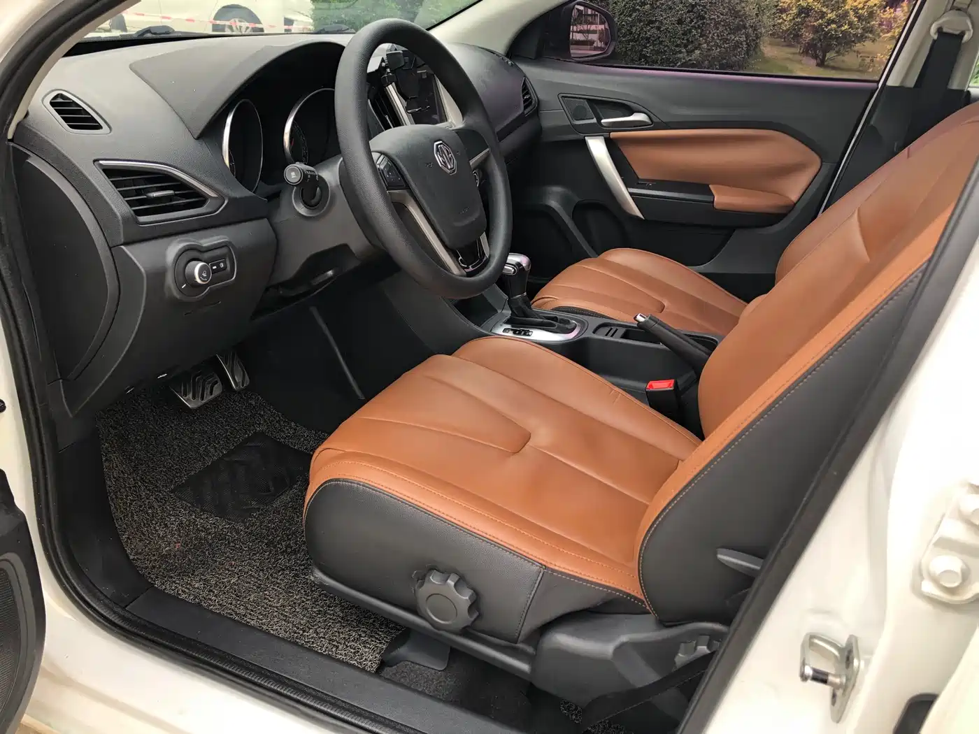MG GT 2016 2016 Model 1.5T Automatic Premium Luxury Edition