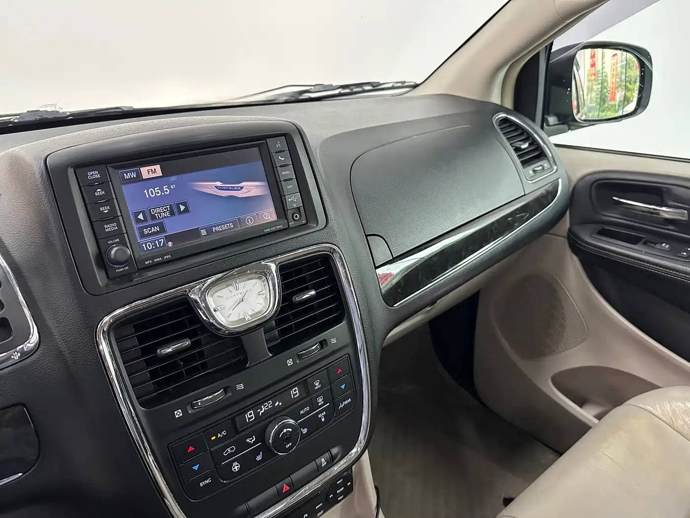 Chrysler Grand Voyager (Import) 2014 2013 3.6L Luxury Edition