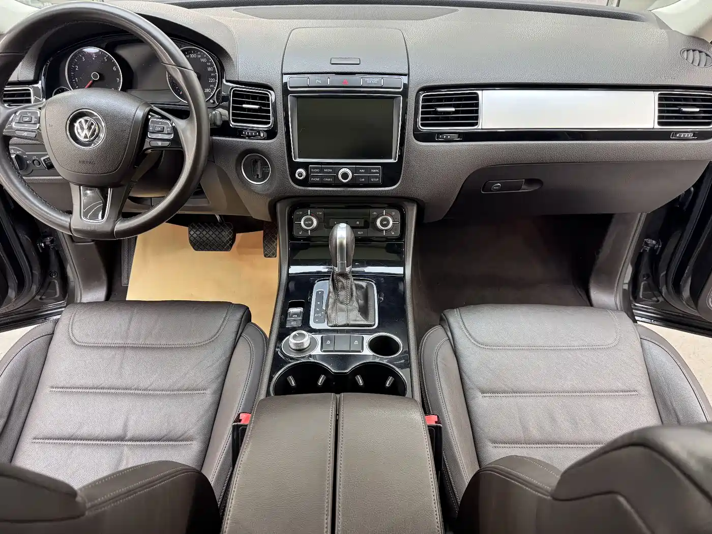 Volkswagen Touareg 2016 3.0TSI Standard фото 8