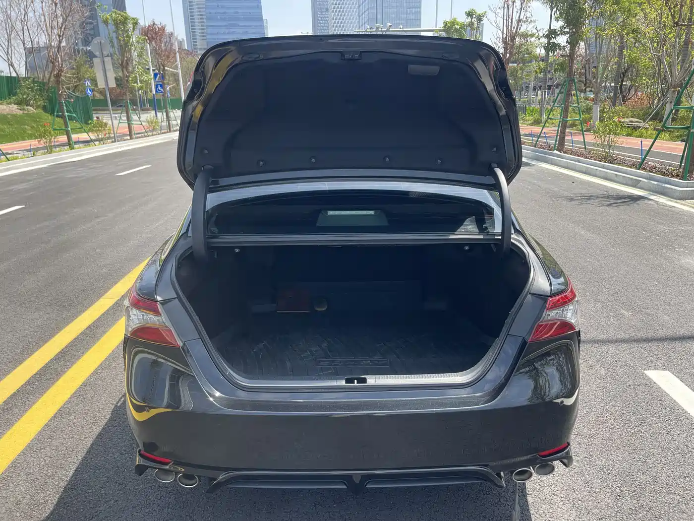 Toyota Camry 2022 2.0S Knight Edition фото 26