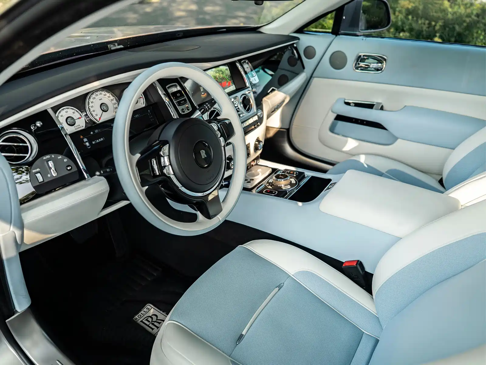 Фото 10 - Rolls-Royce Wraith