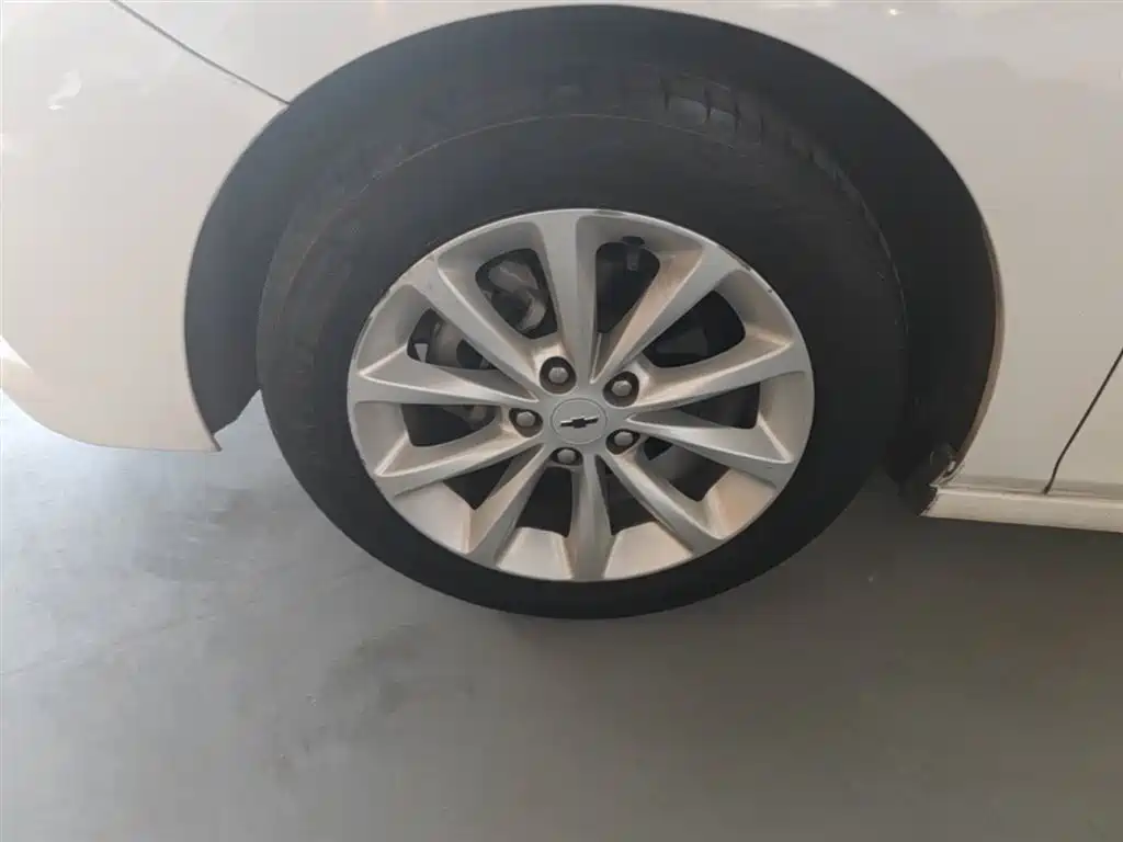 Chevrolet Cruze 2018 320 Automatic Pioneer Sunroof Edition фото 23