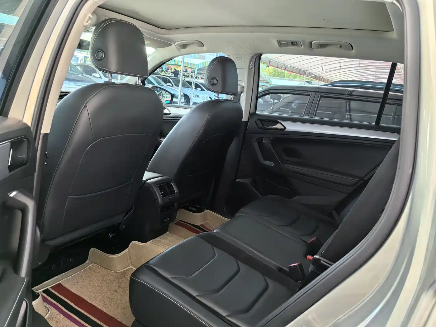 Volkswagen Tiguan L 2017 330TSI Automatic 2WD Luxury Edition фото 11