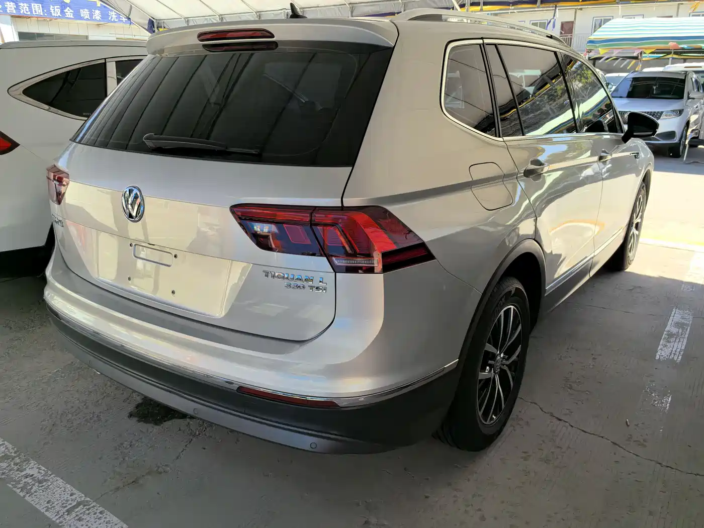 Volkswagen Tiguan L 2017 330TSI Automatic 2WD Luxury Edition фото 6