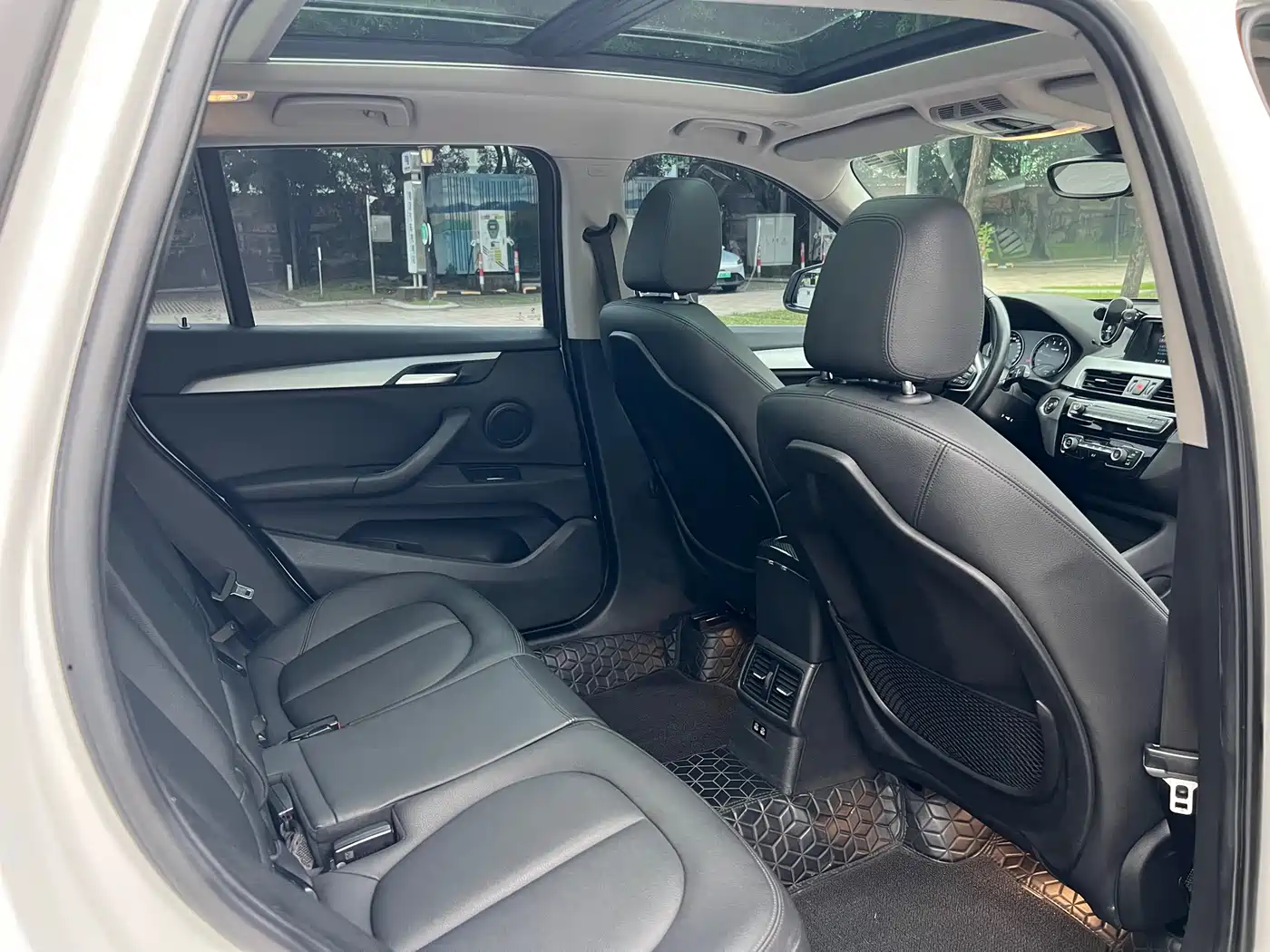 BMW X1 2019 sDrive20Li Leading Model фото 15