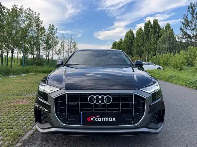Audi Q8 45 TFSI, Select Dynamic