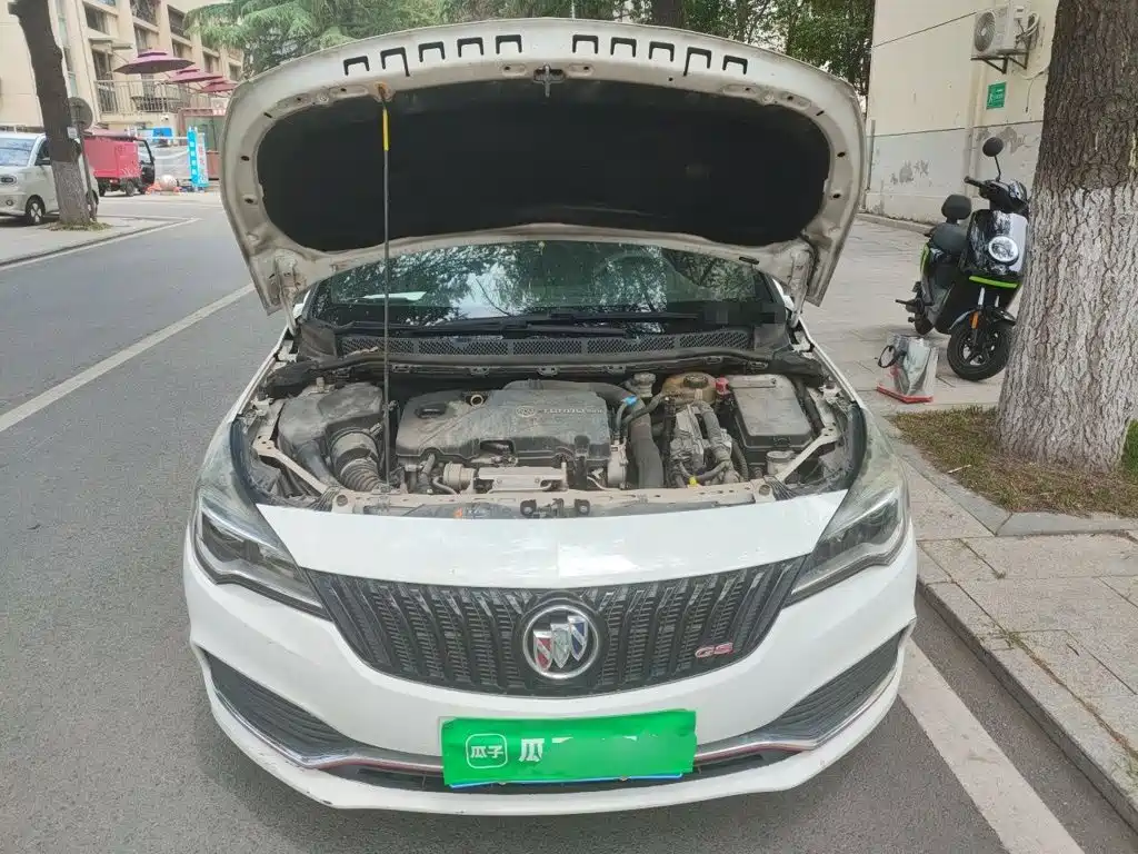 Фото 16 - Buick Verano