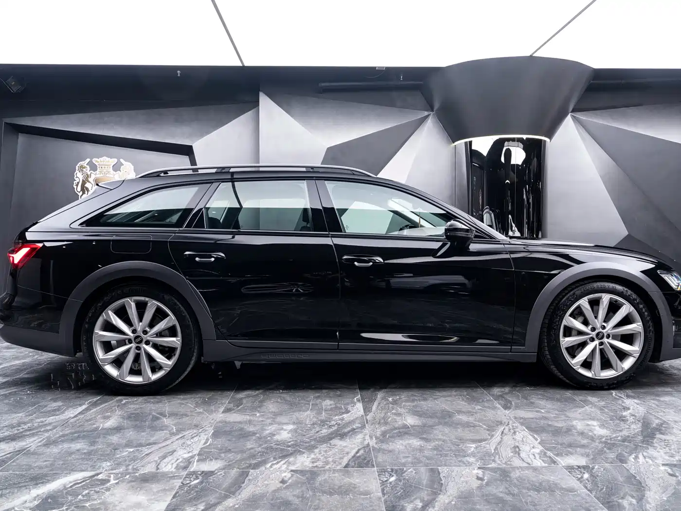 Audi A6 (Import) 2023 Model allroad quattro 55 TFSI Premium Off-road Version фото 9