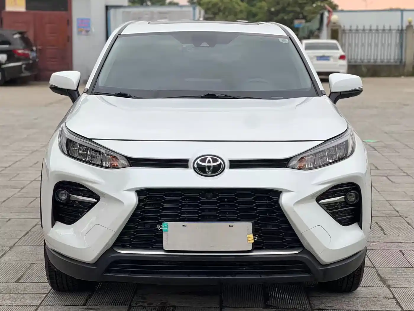 Toyota Wildlander 2022 2.0L CVT FWD Luxury Edition фото 2