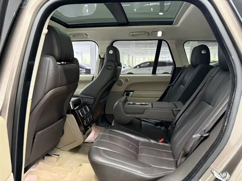 Land Rover Range Rover 2015 3.0 TDV6 Vogue фото 4