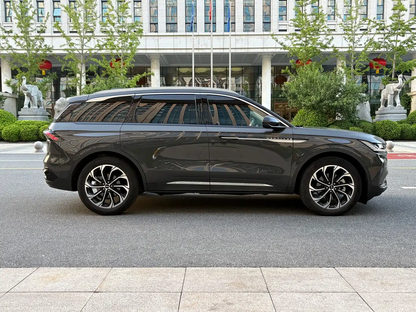 LINCOLN NAVIGATOR