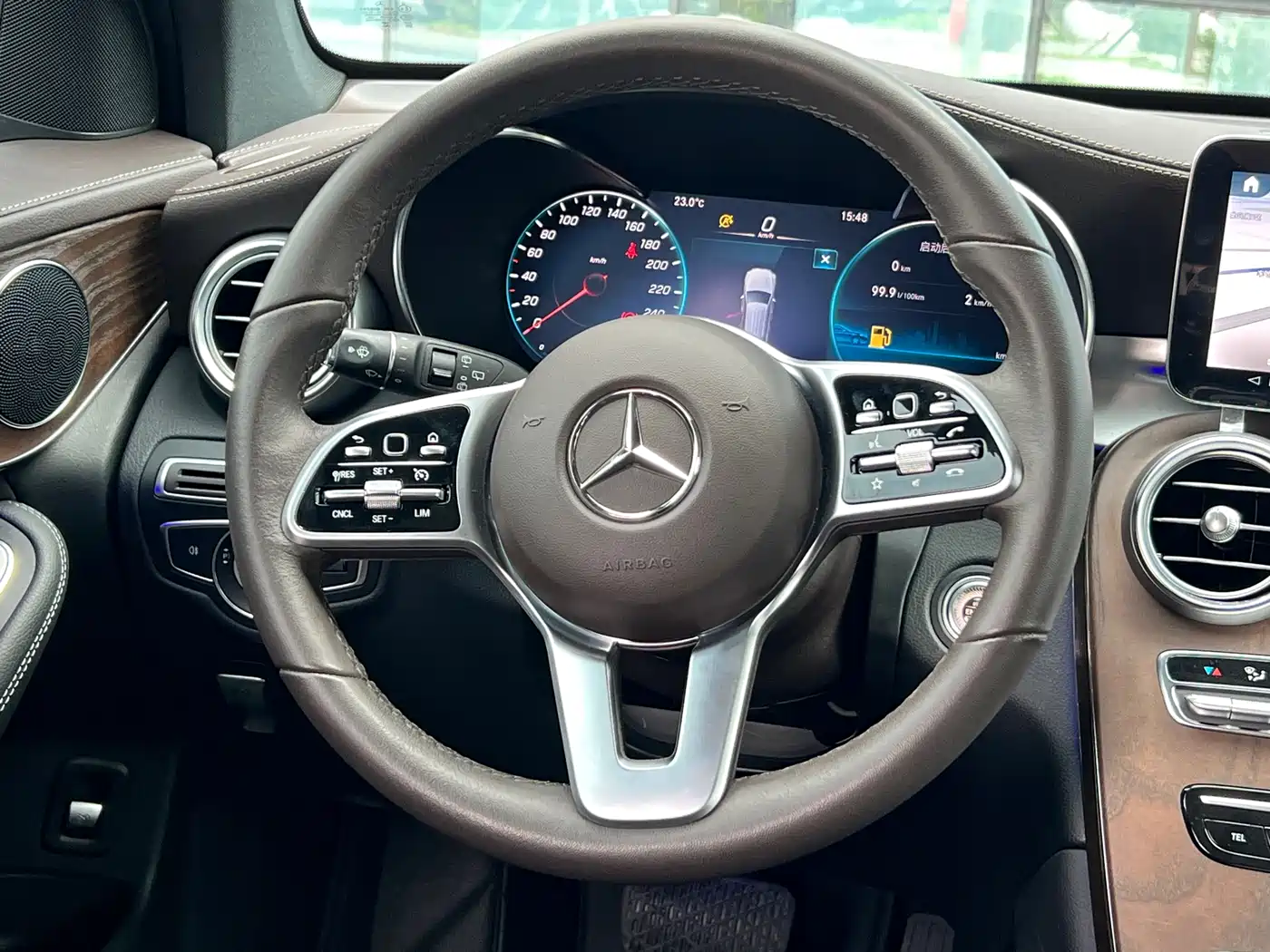 Mercedes-Benz GLC 2022 Facelift GLC 260 L 4MATIC Luxury Model фото 18
