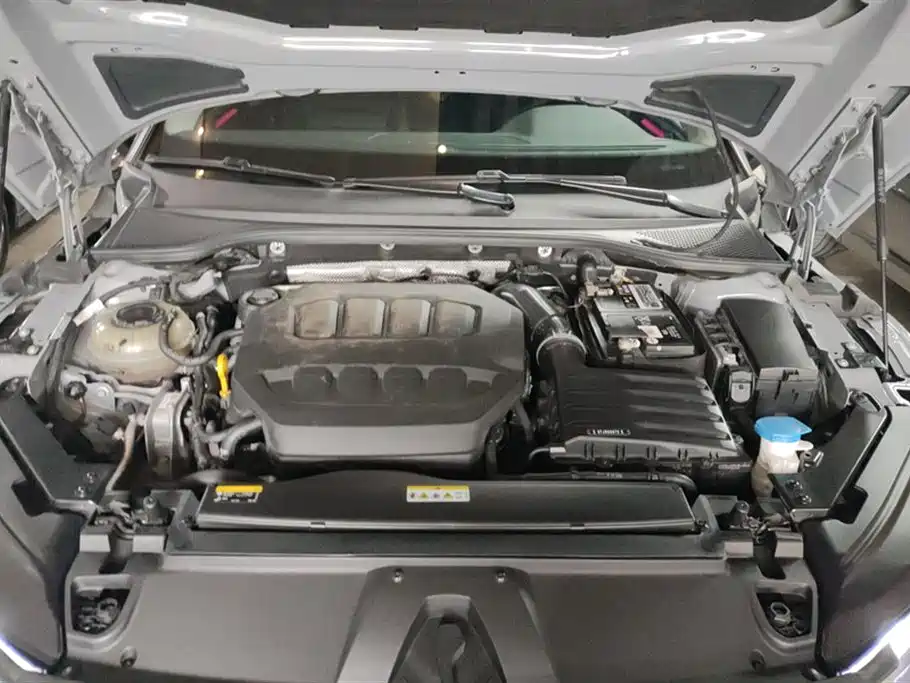 Volkswagen FAW-Volkswagen CC 2023 380TSI Eye-catching Edition фото 10