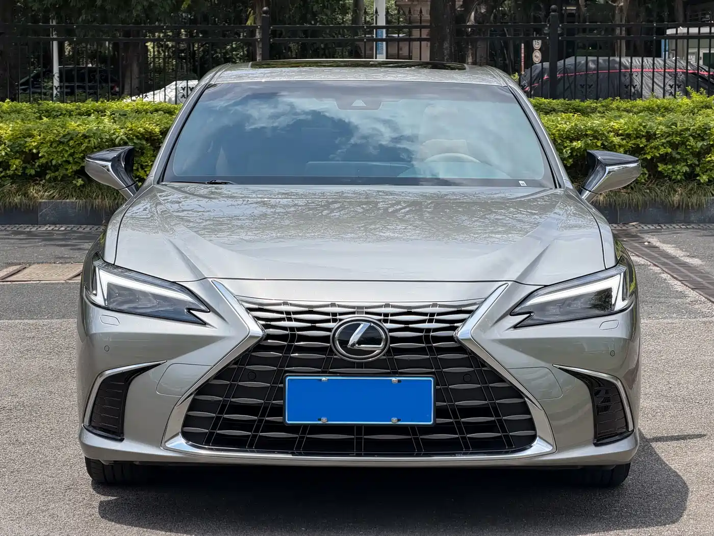 Lexus ES 2025 200 Ultimate Edition фото 2