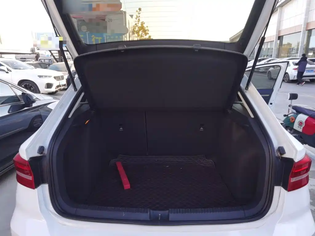 Volkswagen Lavida 2019 Hatchback 200TSI DSG Comfort Edition China VI фото 16