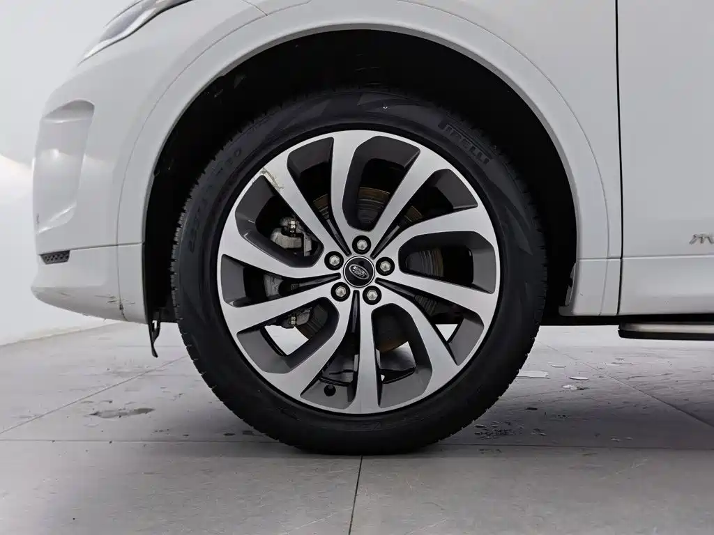 Фото 17 - Land Rover Discovery Sport