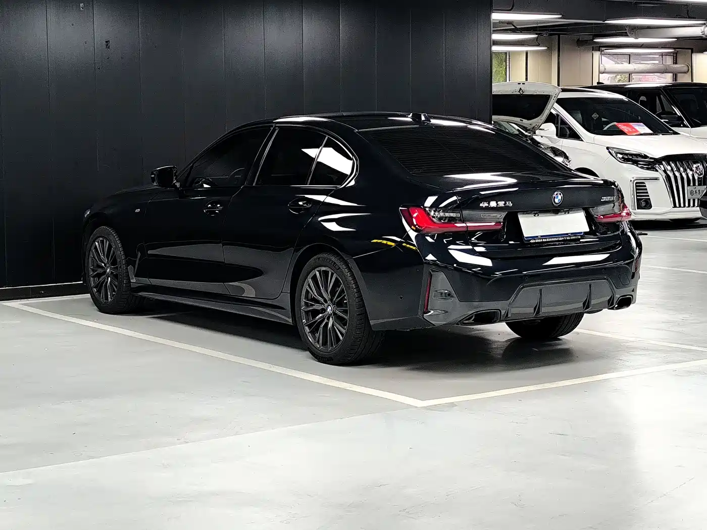BMW 3 Series 2024 325i M Sport Shadowline Package фото 17