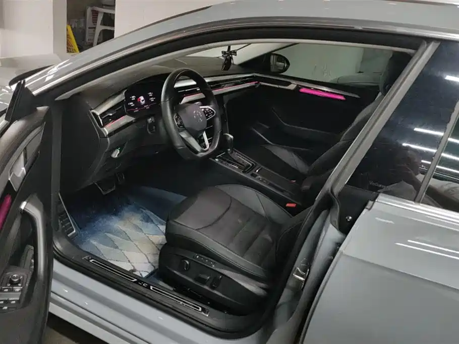 Volkswagen FAW-Volkswagen CC 2023 380TSI Eye-catching Edition фото 9