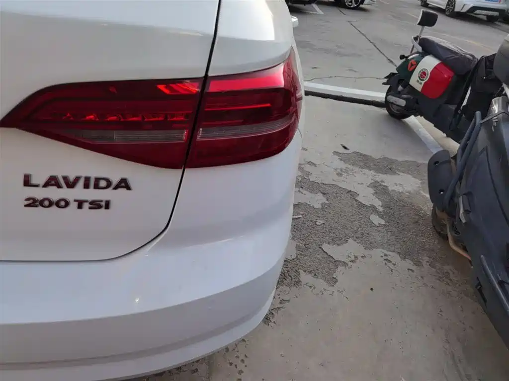 Volkswagen Lavida 2019 Hatchback 200TSI DSG Comfort Edition China VI фото 24