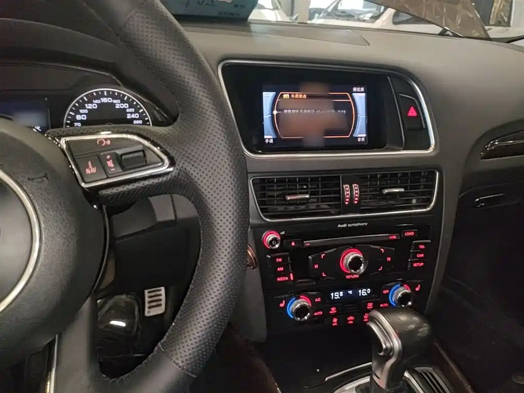 Audi Q5 2016 40 TFSI Technology Model фото 10