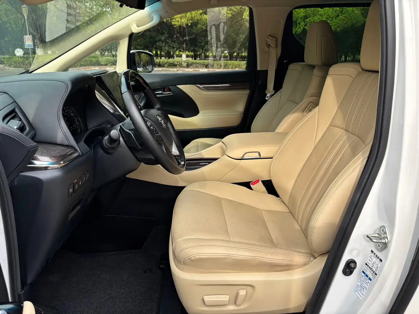 Toyota Vellfire 2023 Crown Hybrid 2.5L HV Premium фото 7