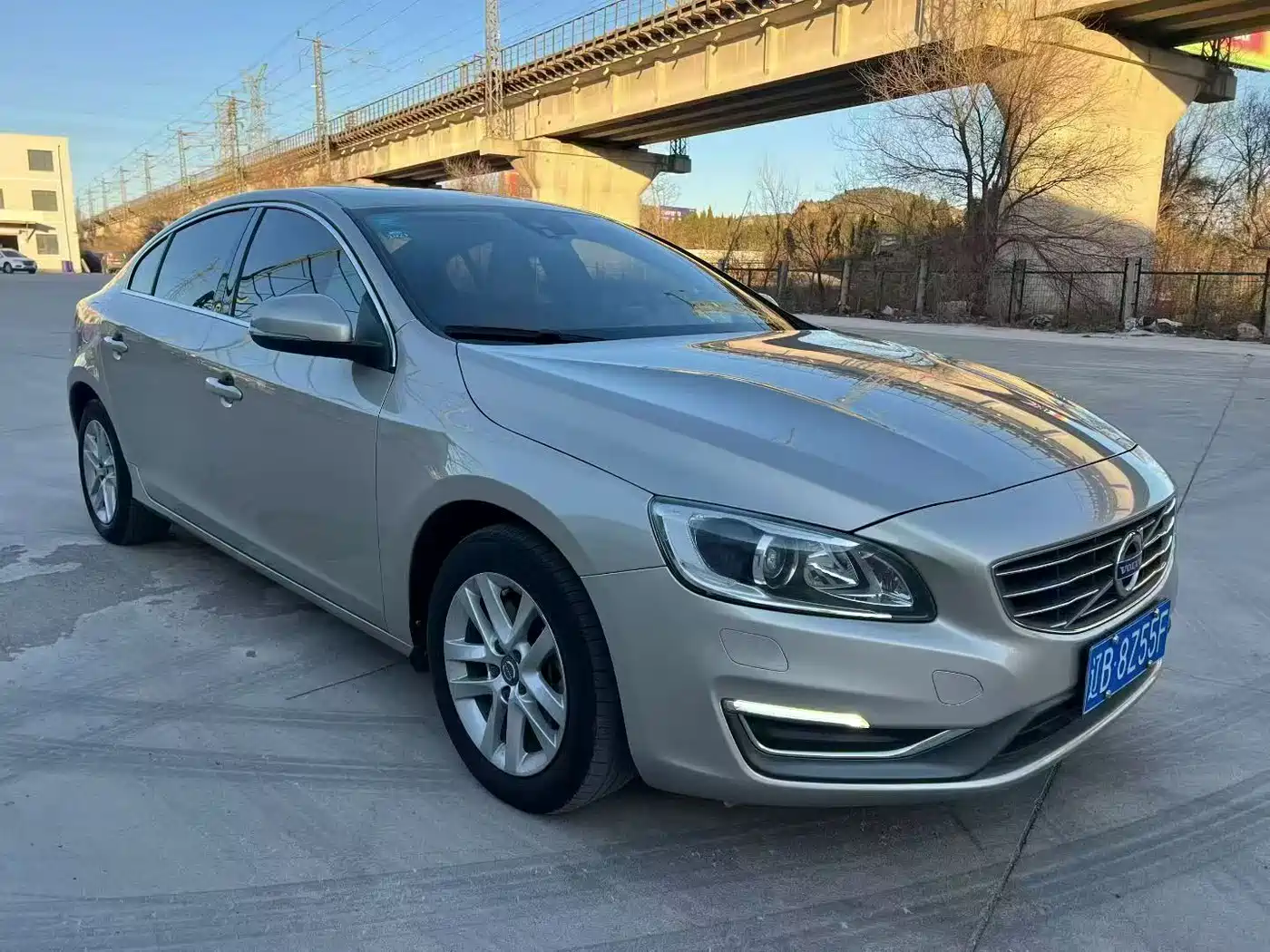 VOLVO S60