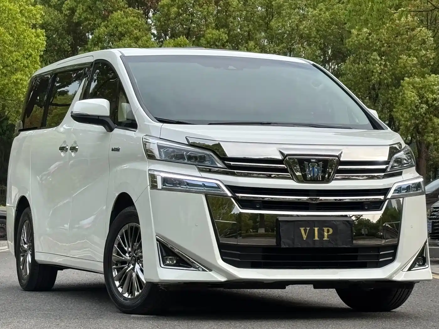 Toyota Vellfire 2023 Crown Hybrid 2.5L HV Premium фото 3