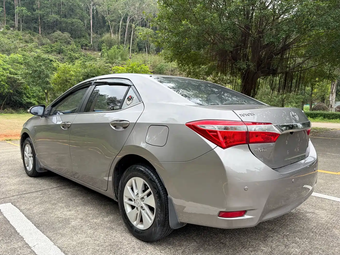 Toyota Corolla 2014 1.6L CVT GL фото 7
