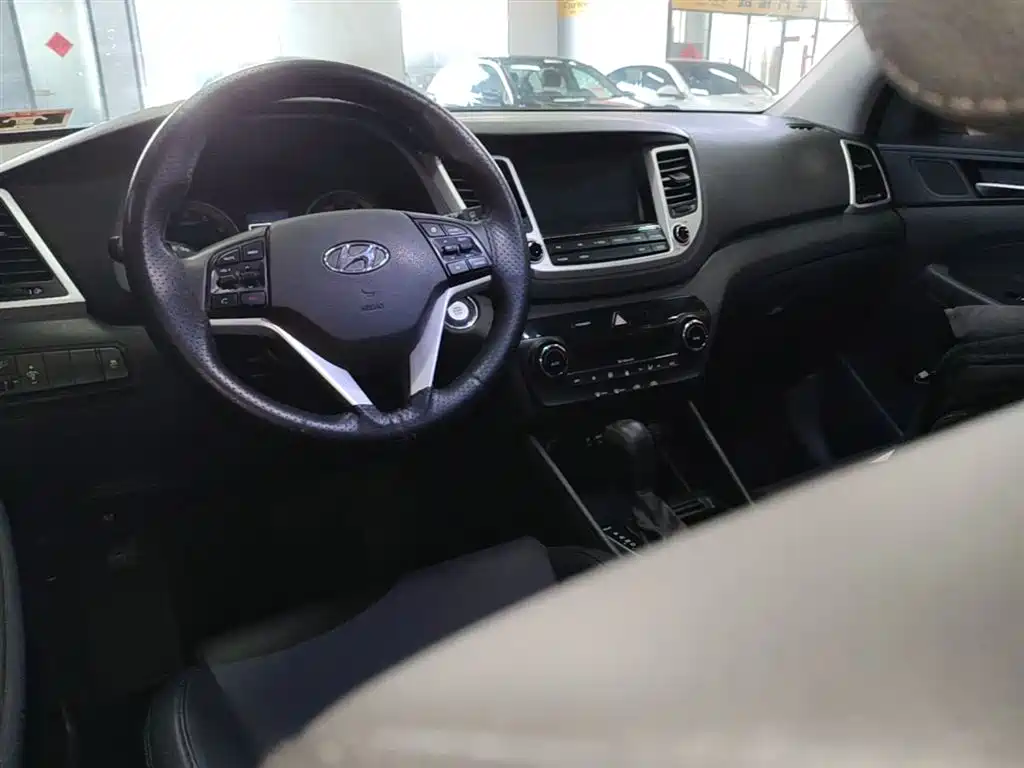 Hyundai Tucson 2015 1.6T Dual Clutch 2WD Smart фото 10
