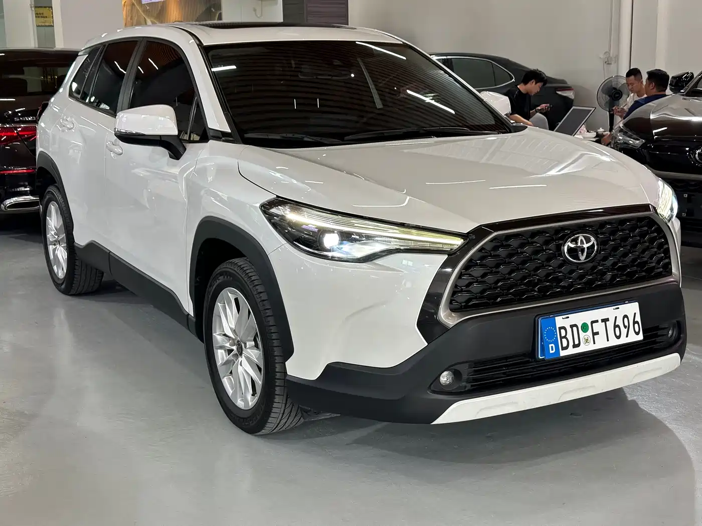 Toyota Corolla Cross 2022 2.0L Luxury Edition фото 3