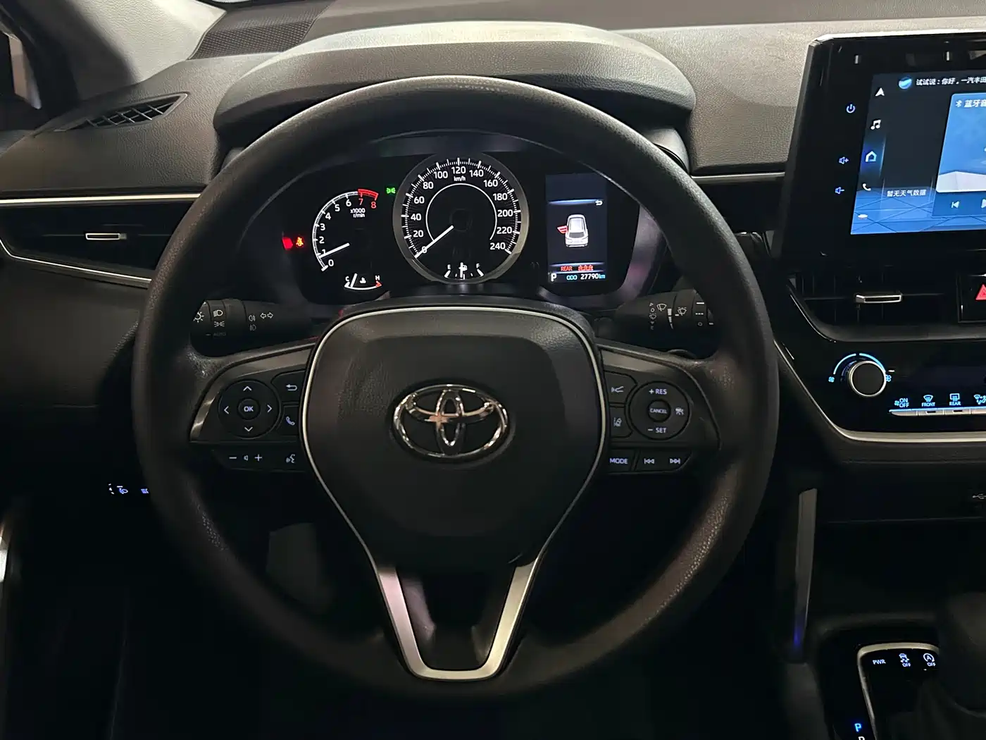 Toyota Corolla Cross 2022 2.0L Luxury Edition фото 8