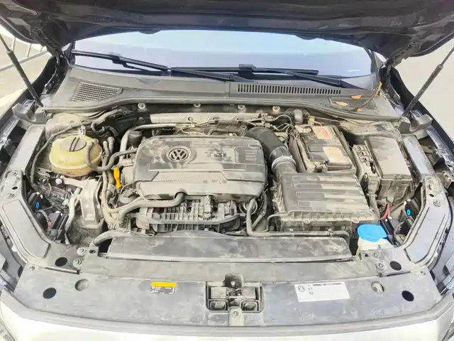 Volkswagen Passat 2022 380TSI Luxury Edition — фото 3