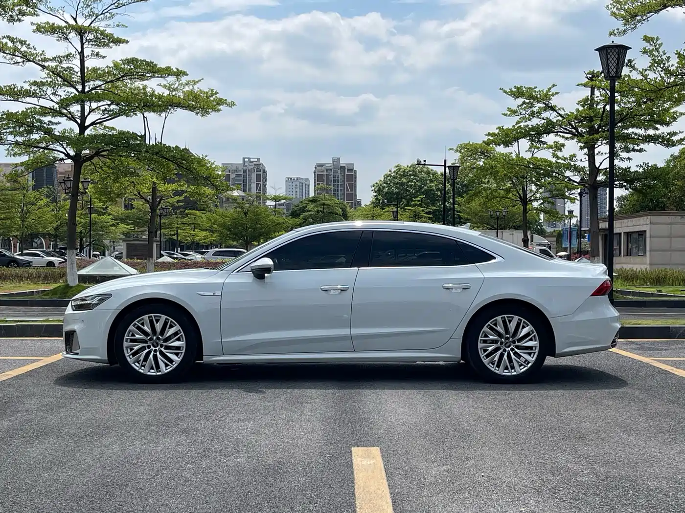 Audi A7L 2022 45 TFSI S-line Dream Builder Edition фото 7