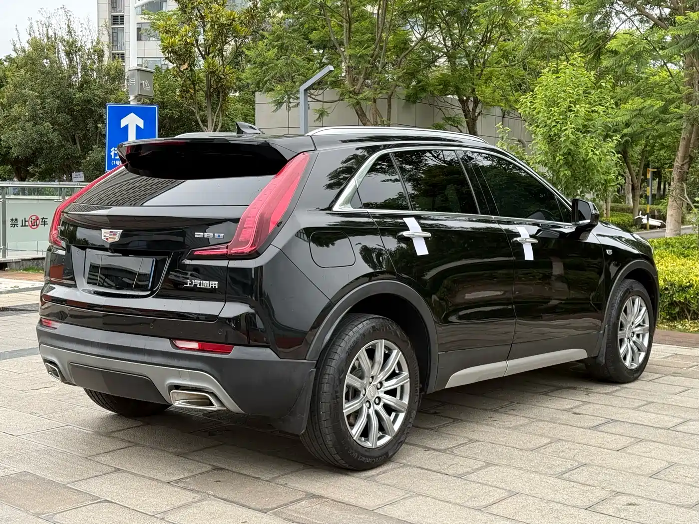 CADILLAC XT4