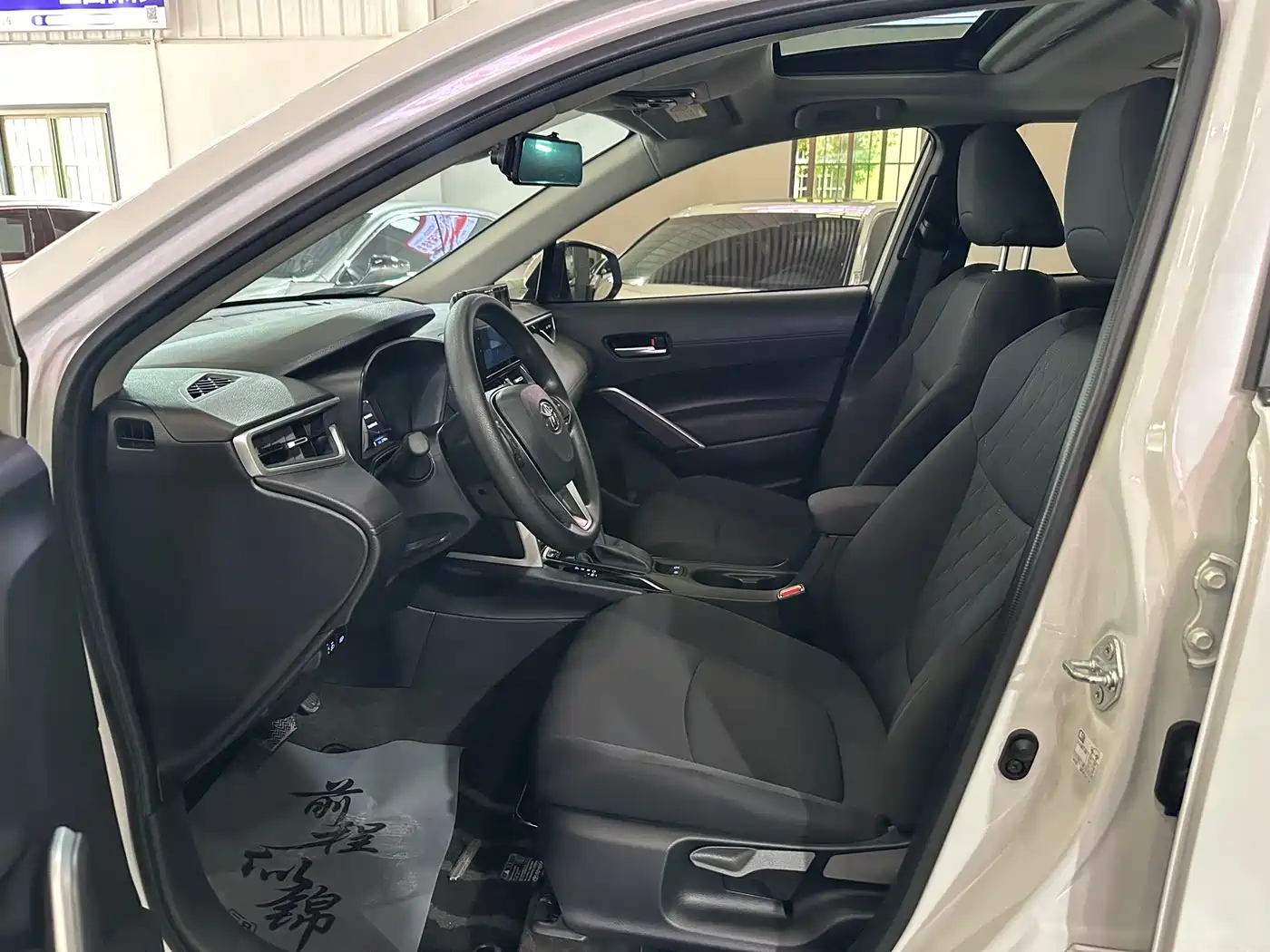 Toyota Corolla Cross 2022 2.0L Luxury Edition фото 4