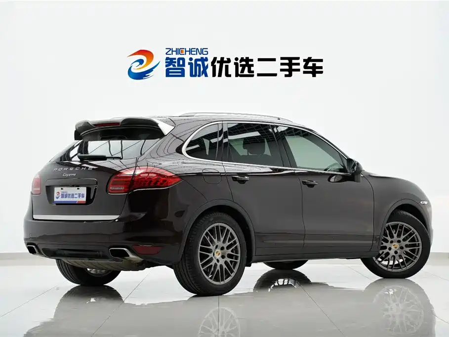 Porsche Cayenne 2014 Cayenne Platinum Edition 3.0T фото 3
