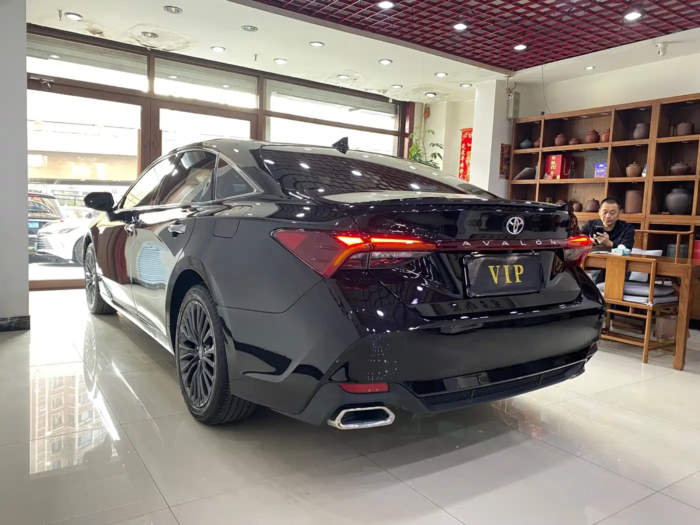 Toyota Avalon 2023 2.5L Luxury Edition фото 4