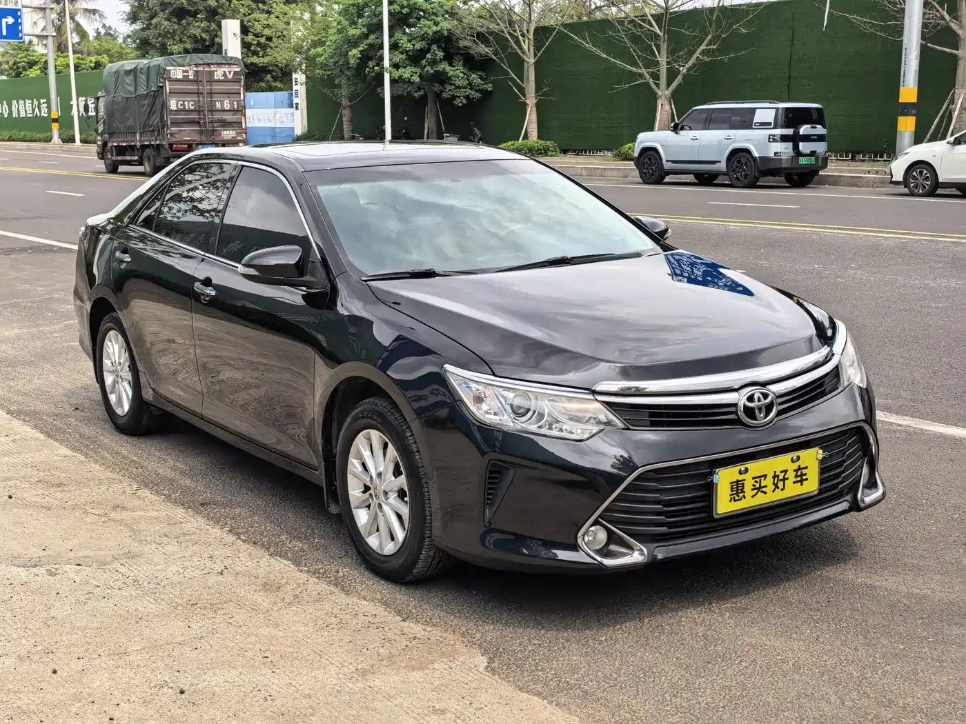 Toyota Camry 2016 2.0E 10th Anniversary Elite Edition фото 3