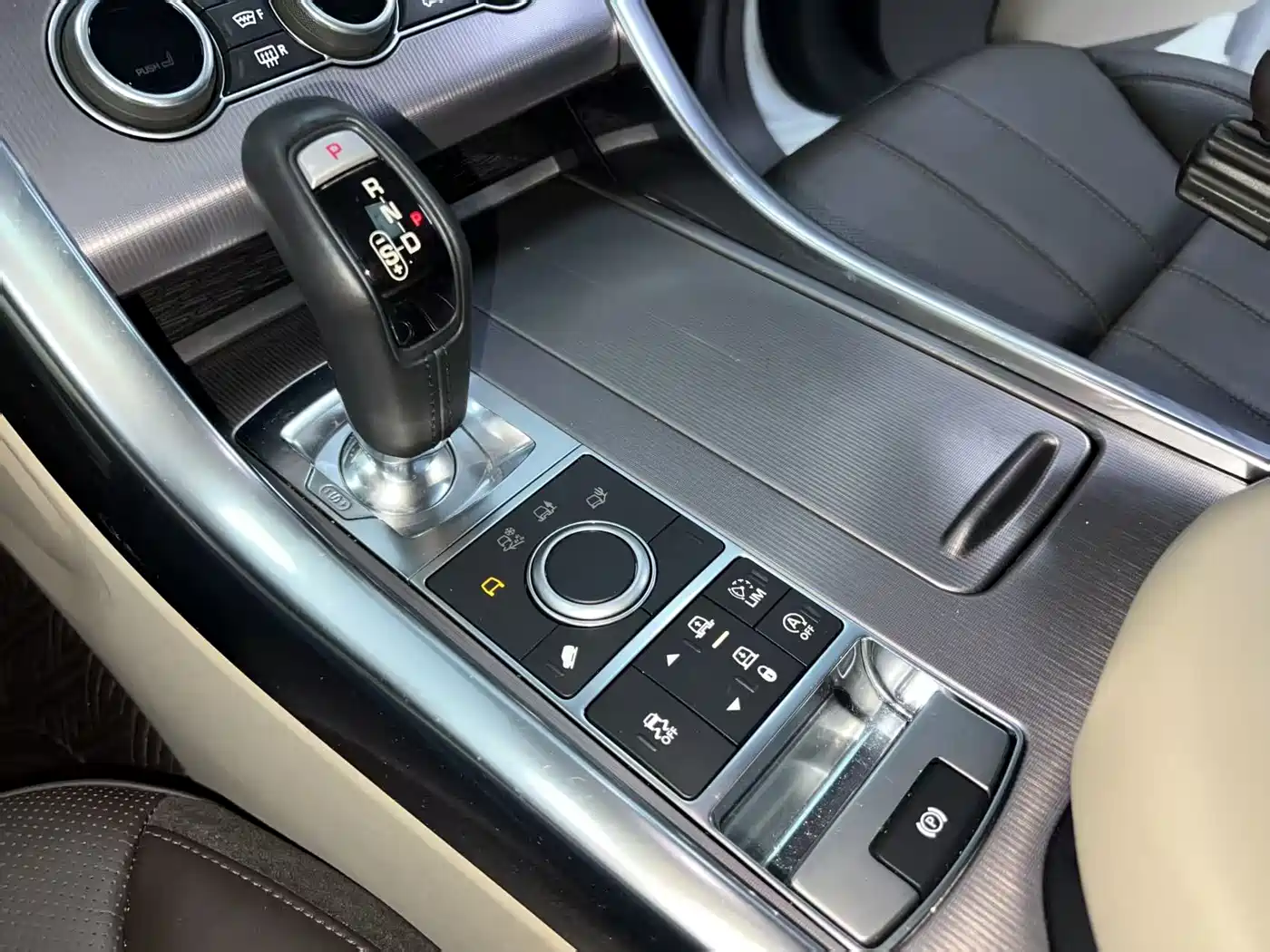 Land Rover Range Rover Sport 2017 3.0 SC V6 SE фото 13