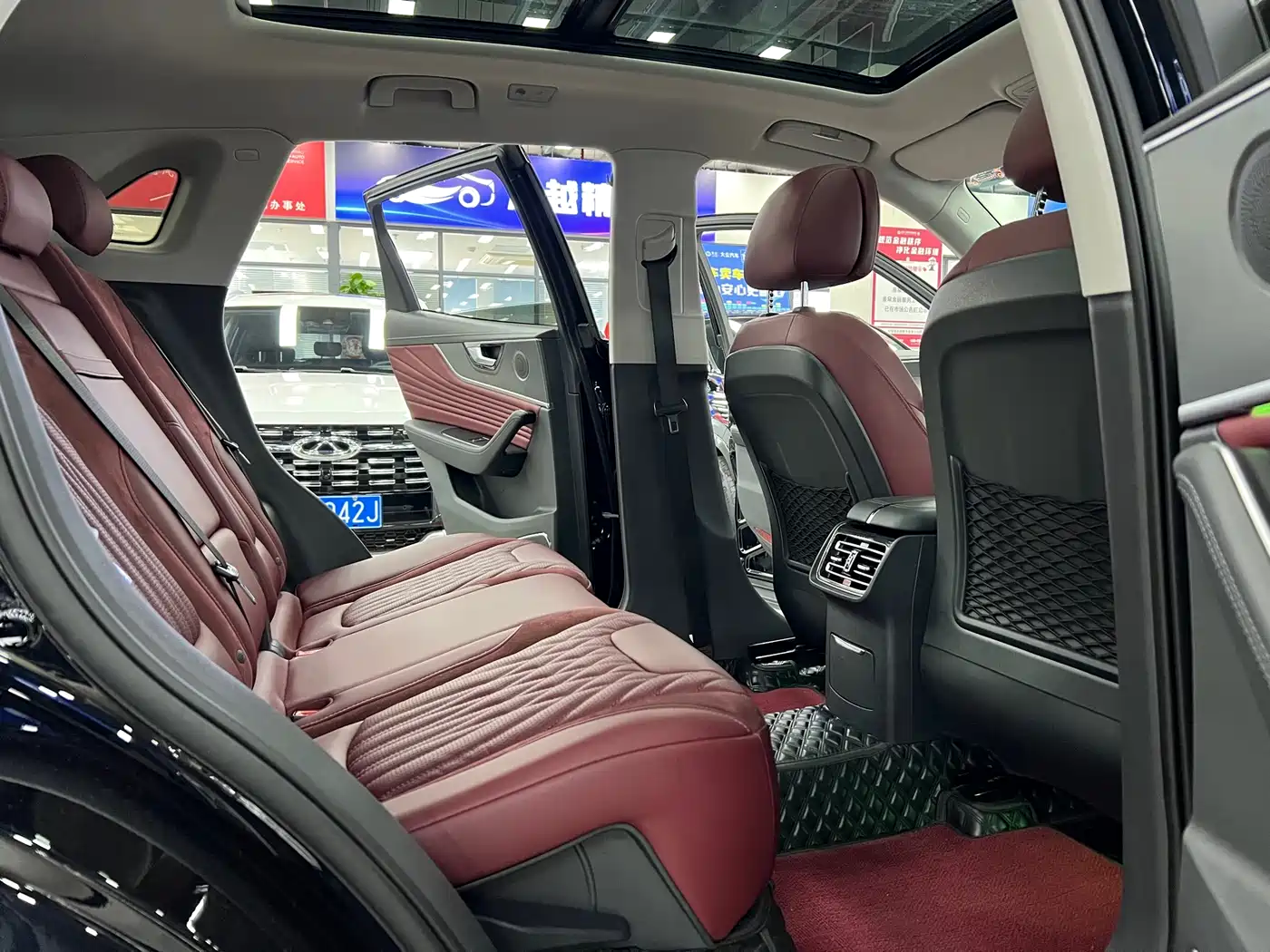 Hongqi HS5 2023 2.0T Flag Pro 500,000 Units Commemorative Edition фото 9