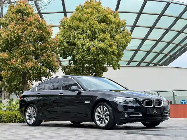 BMW 5 SERIES