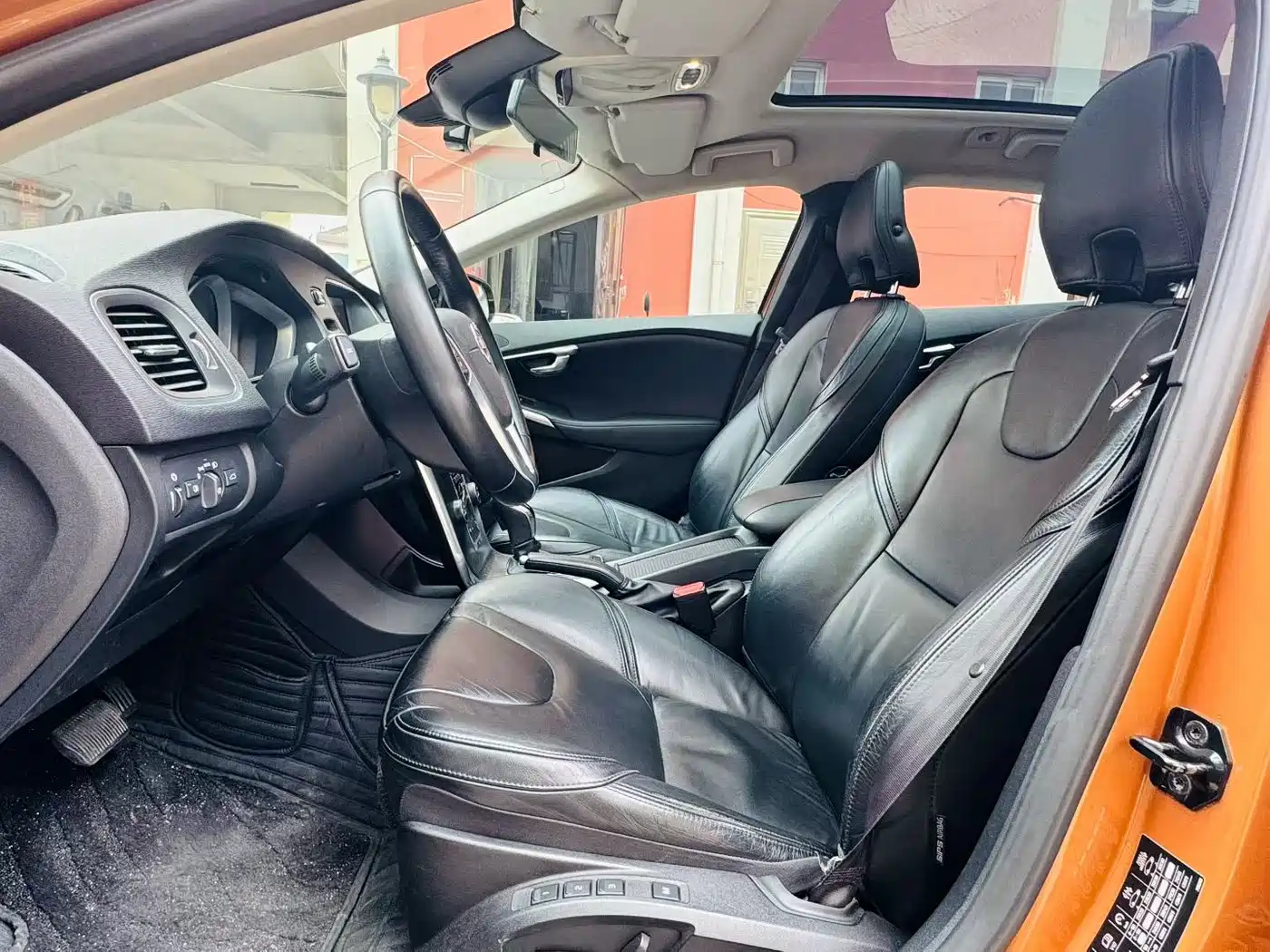 Volvo V40 2013 2013 T5 Prestige Edition