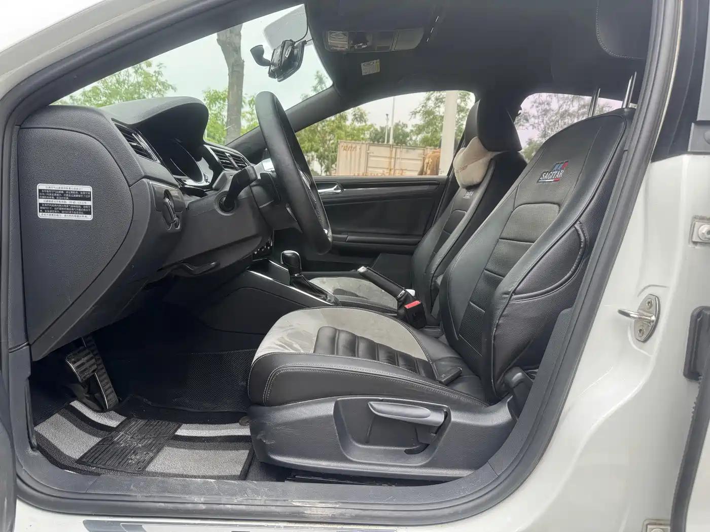 Volkswagen Sagitar 2017 280TSI Automatic R-Line фото 12