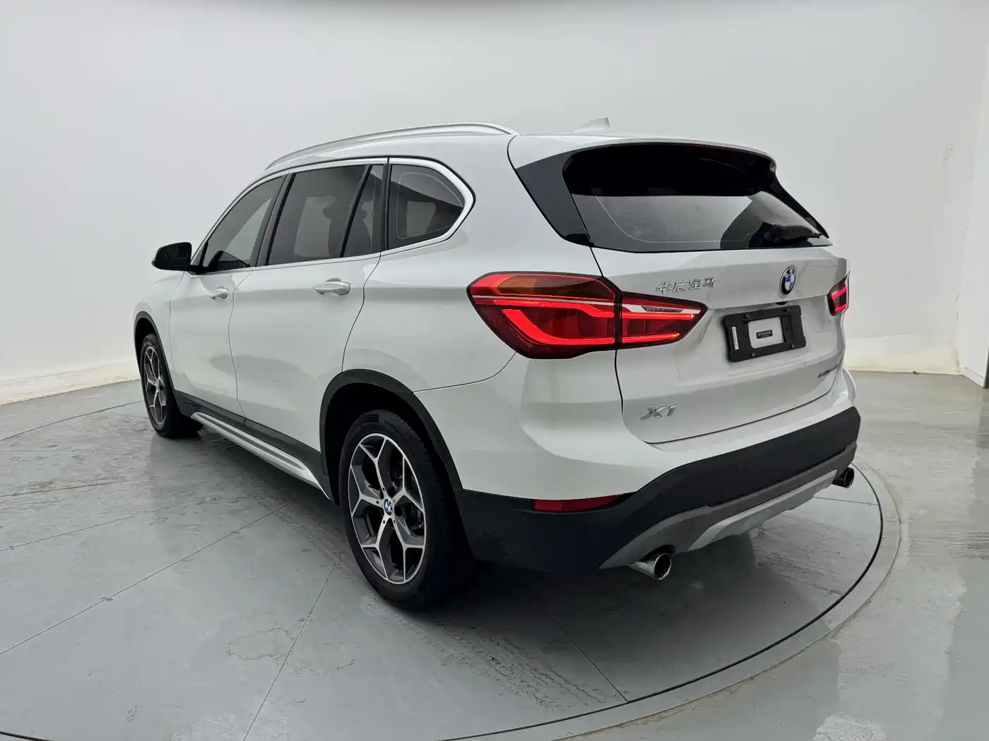 BMW X1 2019 xDrive20Li Premium Model фото 8